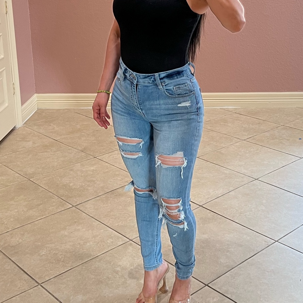 BELLA Super Hi-Rise Ankle Jeans - Picture 2 of 2